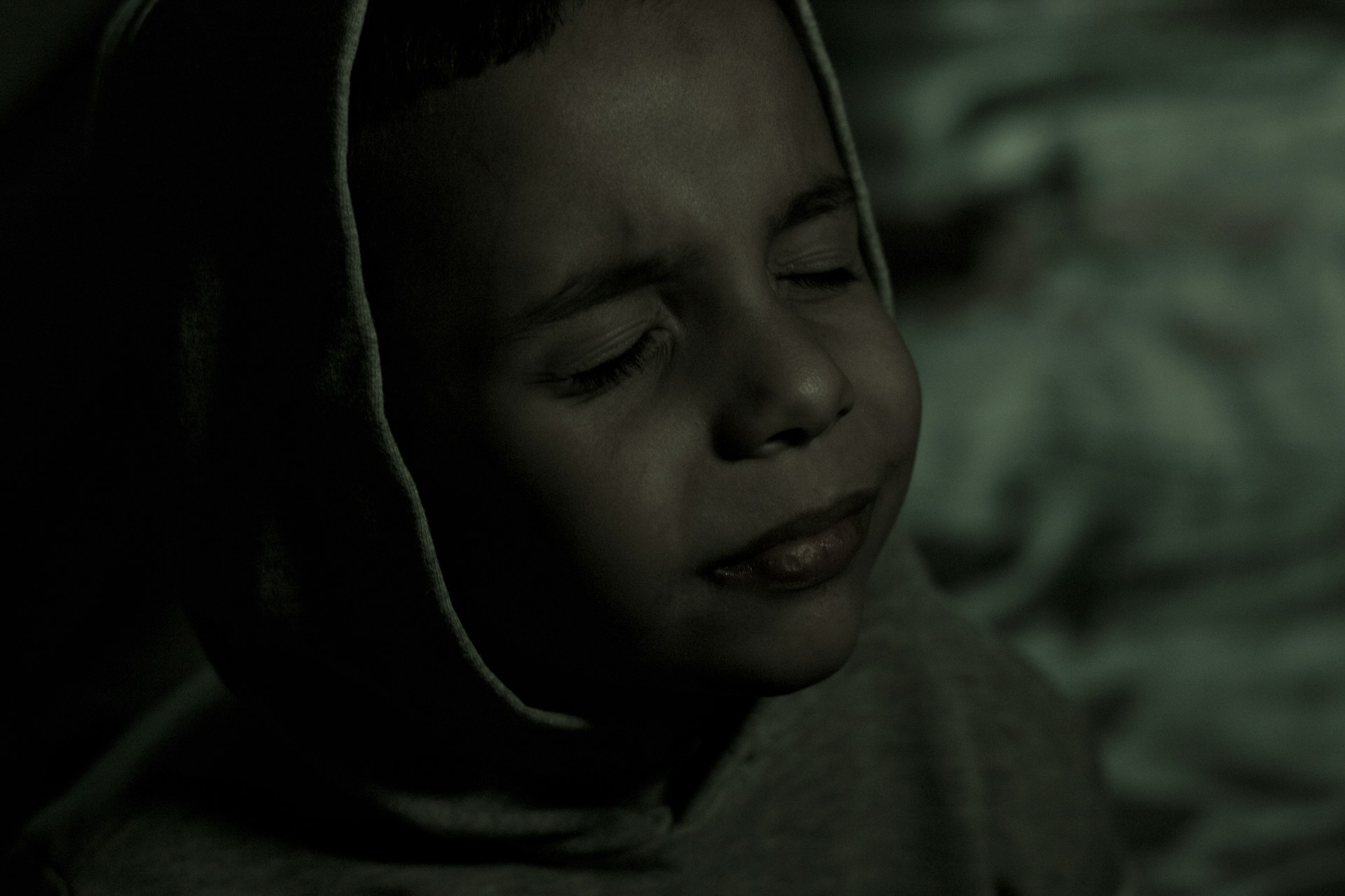 toddler at night waking from nightmare