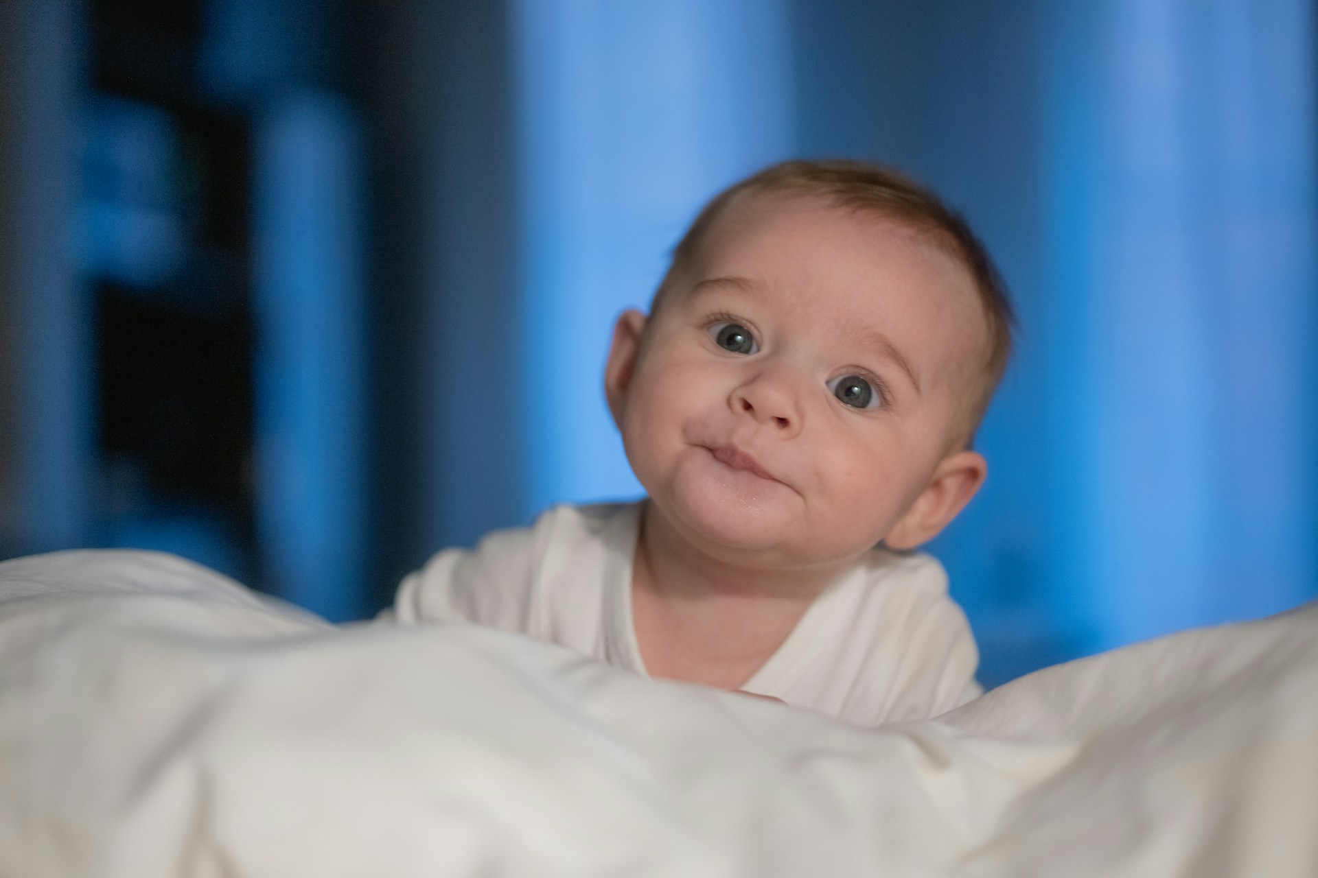 baby awake in bed at night when it should be sleeping